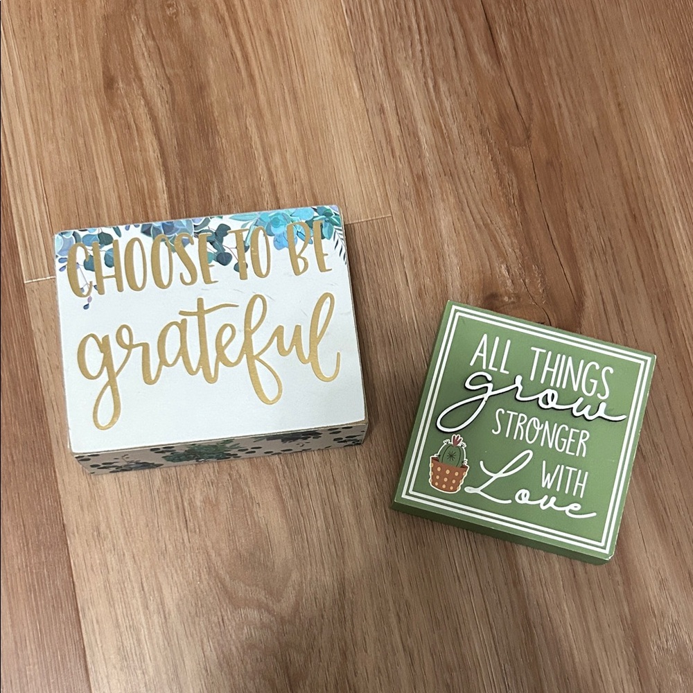 Decorative Wooden Signs Set